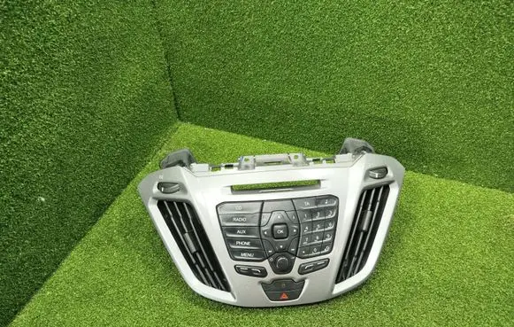 Head unit multimedia control