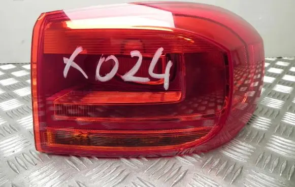 Volkswagen Tiguan Rear/tail lights 5N0945096R A1894