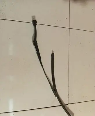 KIA Ceed Front wiper blade arm F00S51F046