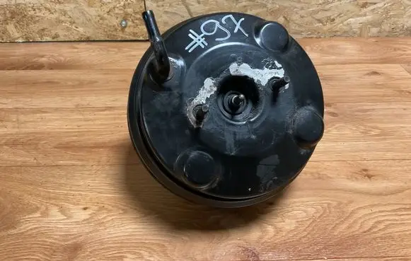 Hyundai Coupe Brake booster