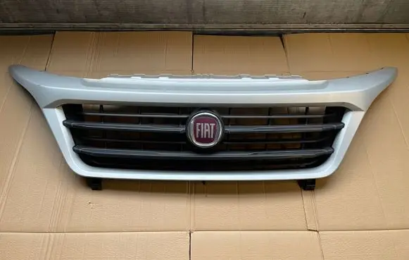 Front bumper upper radiator grill