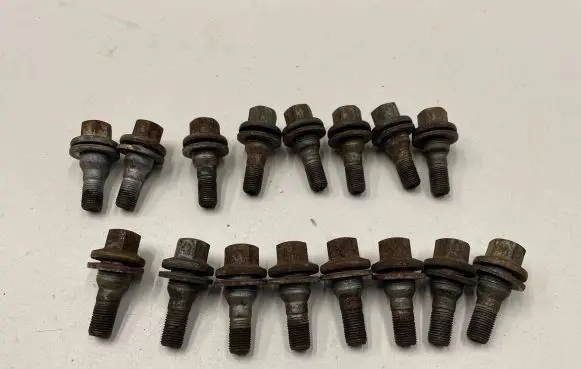 Peugeot 5008 Nuts/bolts 