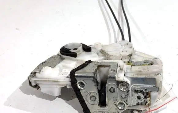 Fiat Sedici Front door lock 82202-79J11
