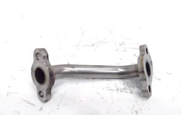 Lexus CT 200H EGR valve line/pipe/hose