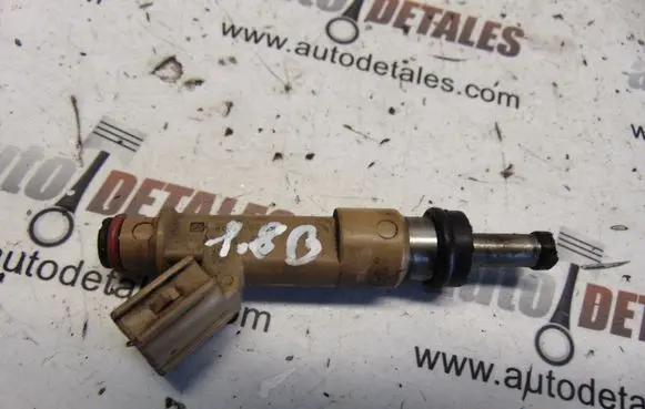 Toyota Avensis T270 Fuel injector 232500T030