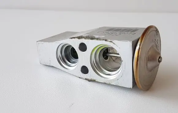 Mitsubishi Outlander Air conditioning (A/C) expansion valve CSA387B014 7T22