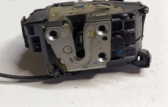 Renault Scenic III - Grand scenic III Rear door lock 825030005R