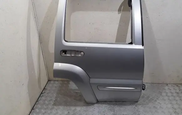 Jeep Cherokee Rear door