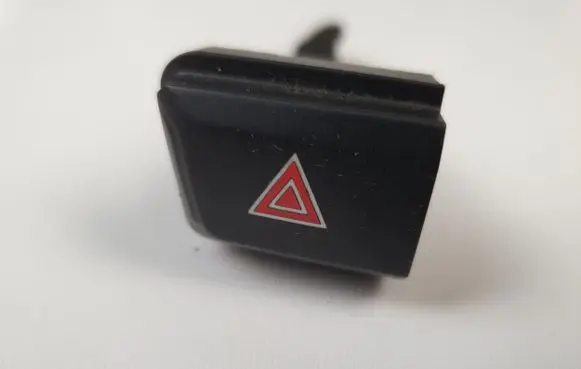 Peugeot 2008 I Hazard light switch