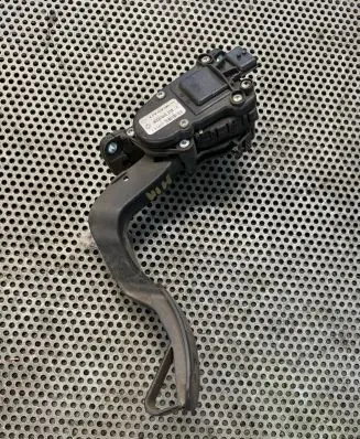 Renault Master III Accelerator throttle pedal 8200672372C