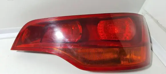 Audi Q7 4L Tailgate rear/tail lights 4L0945094