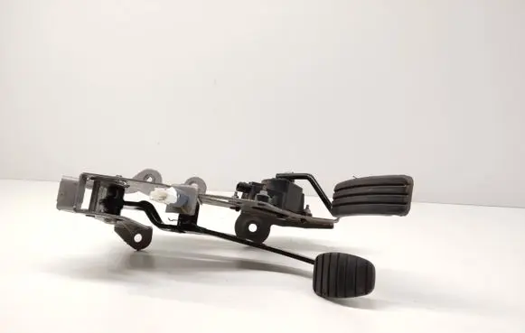 Mercedes-Benz Citan W415 Pedal assembly 8200436878