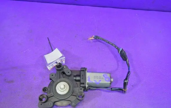 Seat Leon (1M) Front door window regulator motor 48050