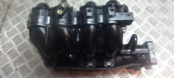 Nissan Primera Intake manifold
