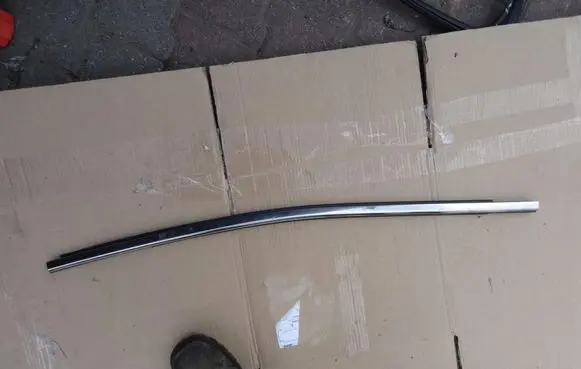 Renault Clio V Rear door windshield rail XXXXXXXXXXX