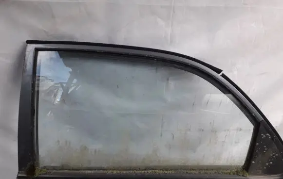 Mazda 626 Rear door window glass