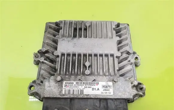 Volvo V50 Engine control unit/module 30729065A