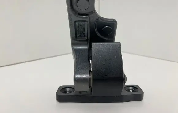 Mercedes-Benz E AMG W213 Rear door lower hinge W2131609
