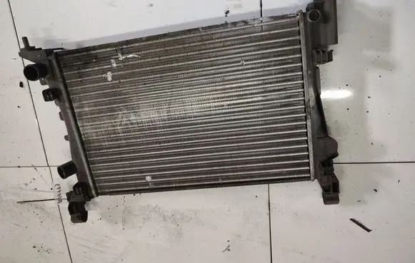 Opel Corsa D Coolant radiator 2000506