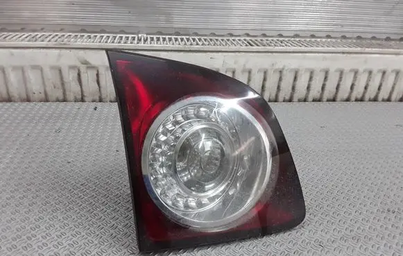 Volkswagen Golf Plus Tailgate rear/tail lights 5M0945093K