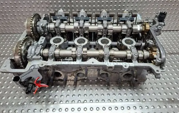 Peugeot 207 Engine head S26282855 V753354980