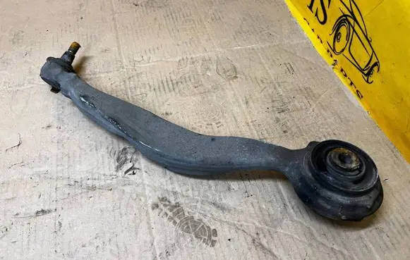 Mercedes-Benz CLS C218 AMG Front control arm 21219