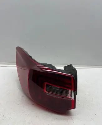 Opel Grandland X Rear/tail lights 81660101 YP00098380
