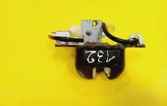 Nissan Primera Tailgate/trunk/boot lock/catch/latch