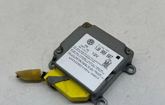 Volkswagen PASSAT B5 Airbag control unit/module 1J0909607