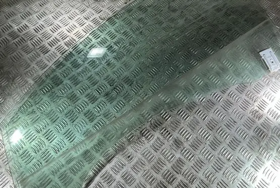 Volvo C70 Front door window/glass (coupe) 