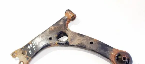 Toyota Avensis T250 Front lower control arm/wishbone