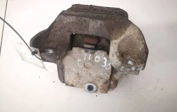 Toyota Avensis T250 Engine mount bracket P05147131AD