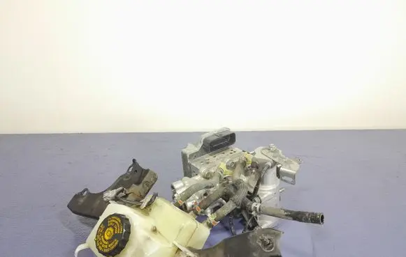 Toyota Auris E180 Master brake cylinder 47270-47030
