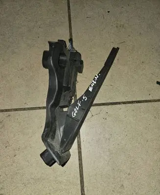 Volkswagen Golf V Accelerator throttle pedal 1K1721503P