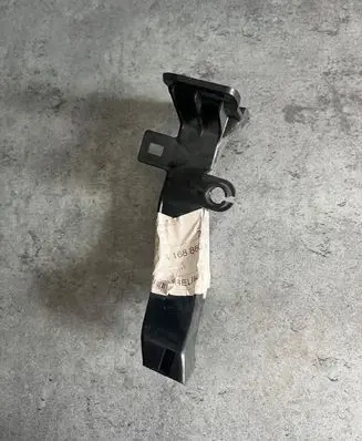 Mercedes-Benz A W168 Front bumper mounting bracket A1688800414