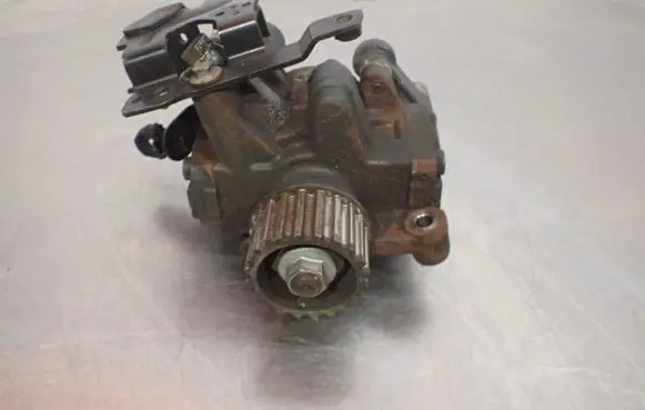 Nissan Juke I F15 Fuel injection high pressure pump