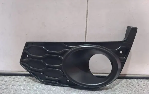 Iveco Daily 6th gen Front fog light trim/grill 5801562216