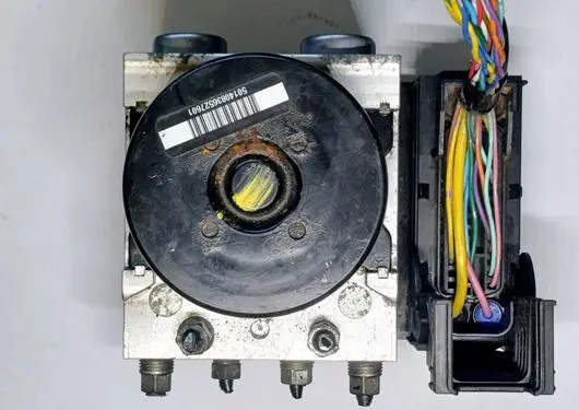 Mazda 3 II ABS Pump 8V612C405CA 000404961E1 06210958573