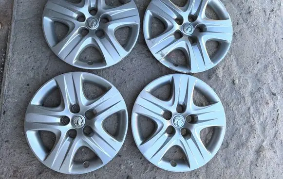 Vauxhall Insignia A R17 wheel hub/cap/trim 13312568SP