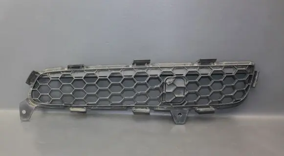 Infiniti EX Front bumper upper radiator grill 622561BA2A