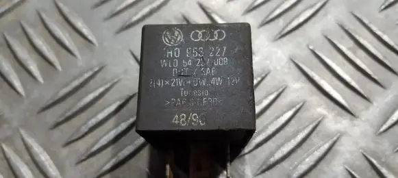 Audi A8 S8 D2 4D Other relay 1H0953227