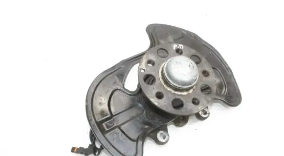 Mercedes-Benz E C207 W207 Front wheel hub