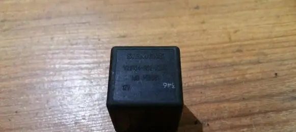 Volvo S40, V40 Other relay mb953381 v23134-b52-x240