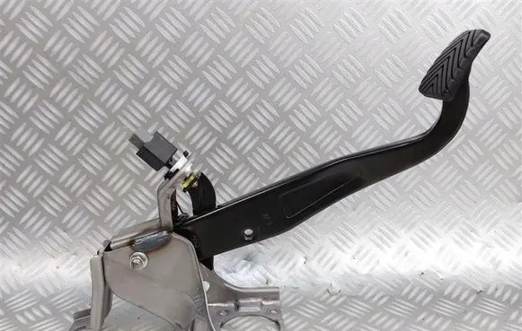 KIA Carens III Brake pedal 32800-A4200