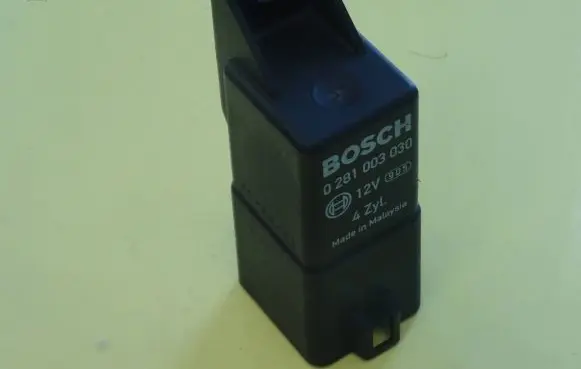 Honda CR-V Glow plug pre-heat relay 0281003030