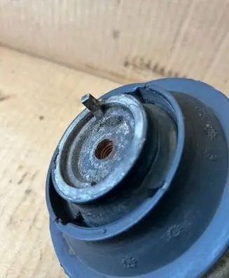 Mercedes-Benz E W211 Engine mount bracket