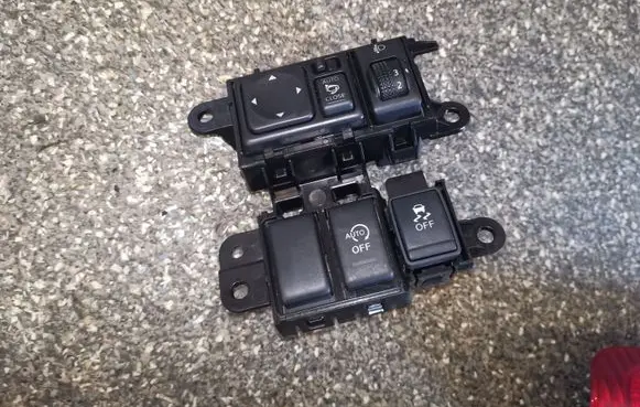 Nissan Juke I F15 A set of switches 25190BA60A