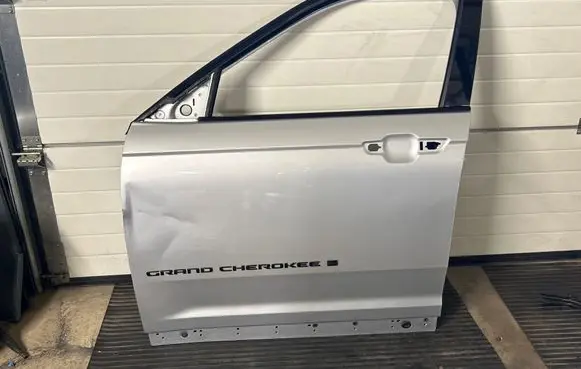 Jeep Grand Cherokee WL Front door 68615860AA 2699290 PC580018