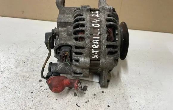 Nissan X-Trail T30 Generator/alternator 23105M310 A3TB0771 7215