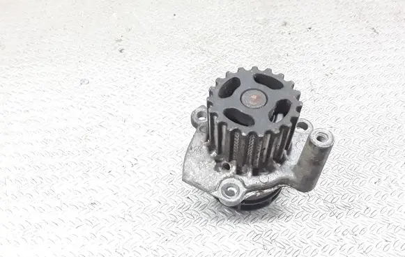 Volkswagen Golf V Water pump